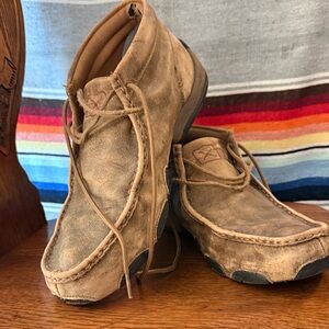 Twisted X Men's Distressed Tan Chukka Boots